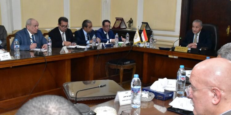 وزير التموين :استلام 750 ألف طن قمح محلي خلال الاسبوعين الماضين