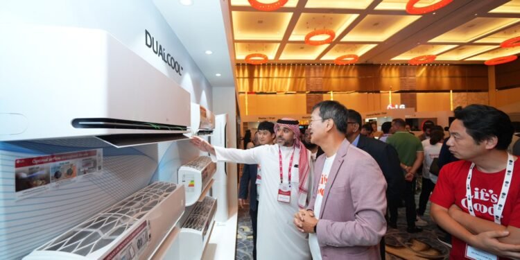 شركة إل جي إلكترونيكس تعرض أجهزتها المنزلية الرائدة في المنطقة