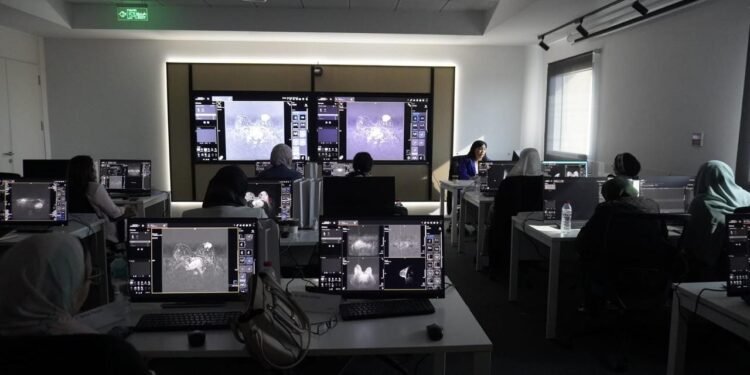 سيمينز هيلثنيرز تعلن تقديم 236 دورة متخصصة في الرعاية الصحية خلال عام