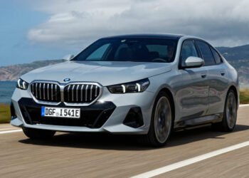 تراجع أسعار 18 علامة سيارات في مصر بنحو الربع منذ تحرير سعر الصرف