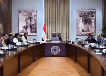رئيس الوزراء يُتابع إجراءات وضع سقف للاستثمارات العامة
