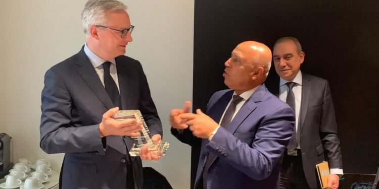 مذكرة تفاهم لخارطة الطريق بين وزير النقل ووزارة الاقتصاد والمالية الفرنسية