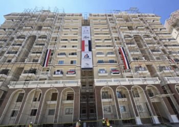 وزير الإسكان: جار تنفيذ 64 برجاً سكنياً بمنطقة غرب كارفور بالإسكندرية