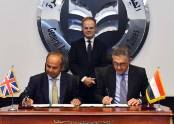 توقيع مذكرة تفاهم لتعزيز العلاقات الاستثمارية بين الهيئة العامة للاستثمار والخارجية البريطاني