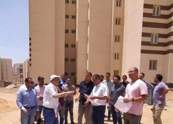 وزير الإسكان يُتابع تنفيذ وحدات سكنية باستخدام مواد بناء صديقة للبيئة