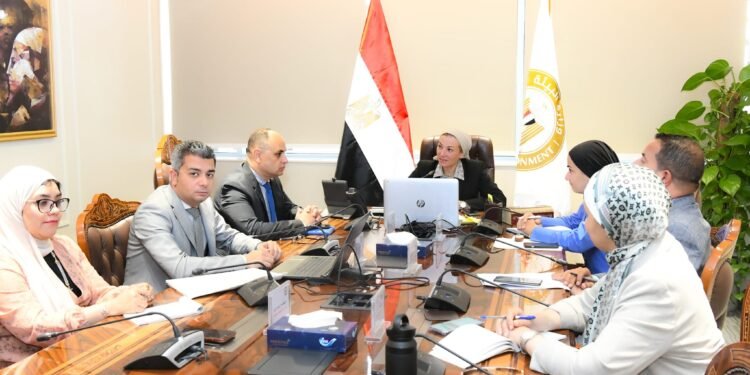 وزيرة البيئة تناقش مع ممثلي”OECD” تقرير سياسات النمو الأخضر