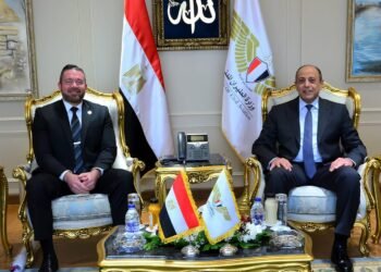 وزير الطيران المدنى يلتقي وفد إدارة أمن النقل الأمريكية (TSA)