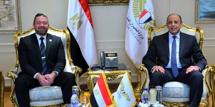 وزير الطيران المدنى يلتقي وفد إدارة أمن النقل الأمريكية (TSA)