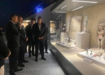 وزير السياحة يقوم بجولة تفقدية بمتحف شرم الشيخ لمتابعة سير العمل