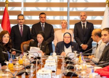 توقيع عقد تشغيل مصنع معالجة المخلفات بالمحلة الكبرى