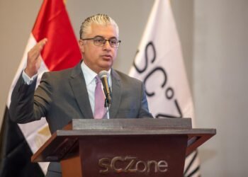 رئيس اقتصادية قناة السويس يستقبل وفدًا من ماليزيا لبحث سبل التعاون