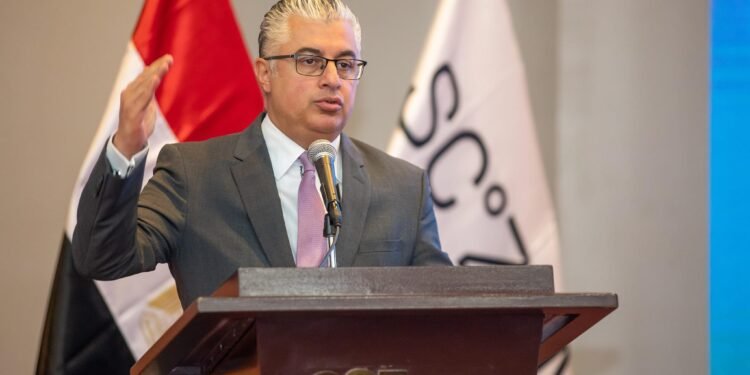 رئيس اقتصادية قناة السويس يستقبل وفدًا من ماليزيا لبحث سبل التعاون