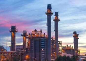 “السعودية للكهرباء” تعلن إغلاق التمويل لمحطتي طاقة بقيمة 3 مليارات دولار