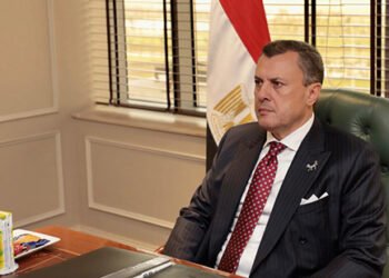 وزير السياحة يتوقع استحواذ الفنادق على حصة الأسد في “رأس الحكمة”