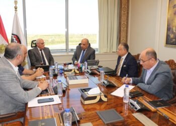 وزير قطاع الأعمال العام يستقبل محافظ بورسعيد لبحث إقامة مشروعات استثمارية 
