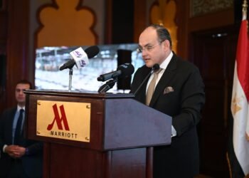 وزير التجارة والصناعة يستعرض خطط الحكومة لتحقيق مستهدفات التنمية الصناعية