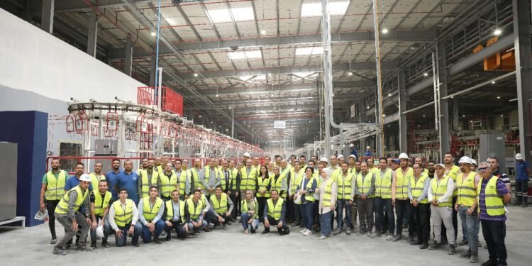 السفير التركي في مصر يزور مصنع بيكو بمدينة العاشر من رمضان ويتفقد مراحل التشغيل