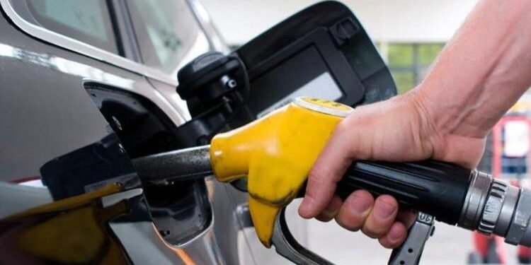 مصر تتعاقد على استيراد 580 ألف طن سولار وبوتاجاز