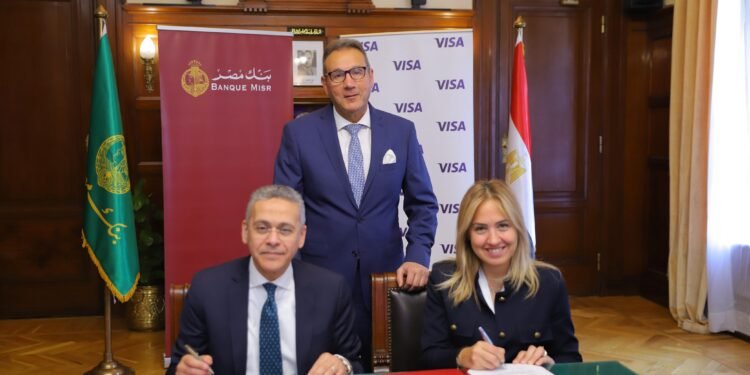 بنك مصر يوقع اتفاقية تعاون مع فيزا للتوسع في نشاط المدفوعات