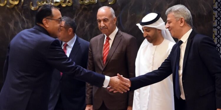 هشام الجمل: بدء المطورين في إنشاء محطة راح غرب سوهاج فور تسليم الأرض