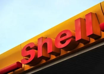 رويترز: شل تجري محادثات لبيع محطات وقود في ماليزيا لأرامكو