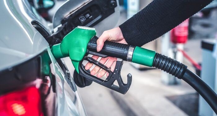 “البترول” تُجهز تقريرًا للعرض على لجنة التسعير خلال أيام