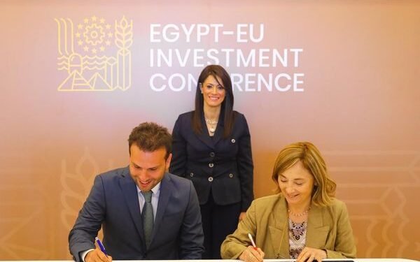  المشاط توقع اتفاقيتين بقيمة 621 مليون يورو لتنمية الصناعات الخضراء المستدامة