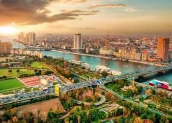 الاستثمار الأجنبي المباشر في مصر يتراجع وسط توقعات بقفزة هذا العام