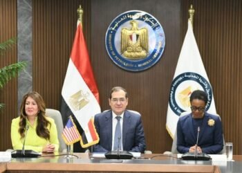 البترول توقع اتفاق منحة دراسة جدوى بين الإسكندرية للبترول والوكالة الأمريكية للتجارة