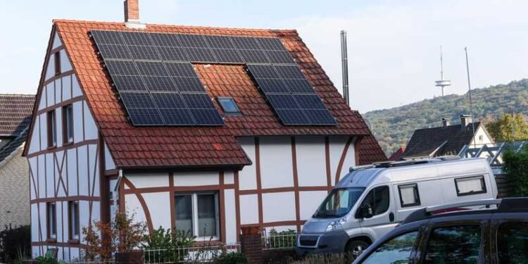 ارتفاع قياسي في عدد محطات الطاقة الشمسية المنزلية بألمانيا