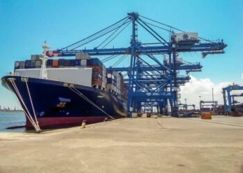 اتفاقية تعاون بين ميناء دمياط وموانئ شمال البحر التيرانى لنقل الهيدروجين الأخضر