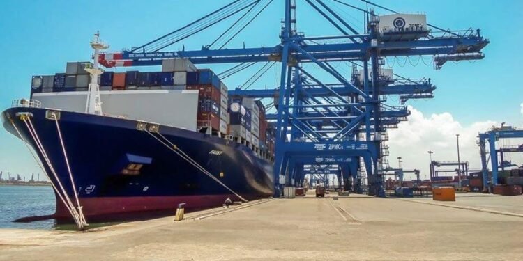 اتفاقية تعاون بين ميناء دمياط وموانئ شمال البحر التيرانى لنقل الهيدروجين الأخضر