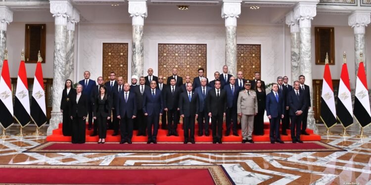 9 تغيرات في الحقائب الاقتصادية للحكومة الجديدة.. تعرف عليها