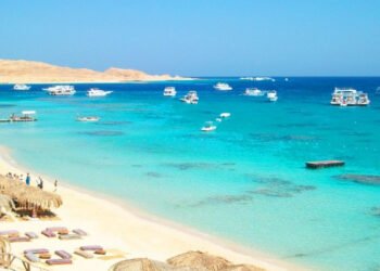 إيرادات مصر السياحية ترتفع إلى 6.6 مليار دولار بالنصف الأول