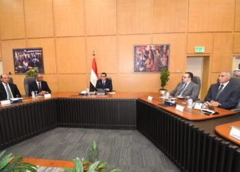 وزير الإسكان يوجه بزيادة الإعتماد على المنتجات المحلية وتوطين التكنولوجيات الحديثة