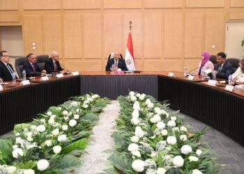 الصناعة: نركز على المصانع المتعثرة لاستعادة قدراتها الإنتاجية والعمل من جديد