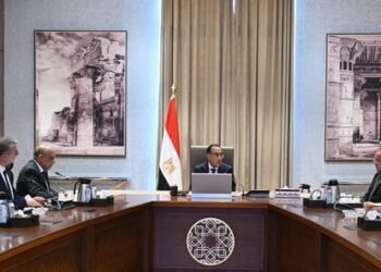 رئيس الوزراء يتابع موقف تكوين المخزون الإستراتيجي من الوقود لتشغيل محطات الكهرباء