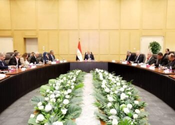 وزير النقل يوافق على التصديق الفوري لإعادة تشغيل ومساعدة المصانع المتعثرة