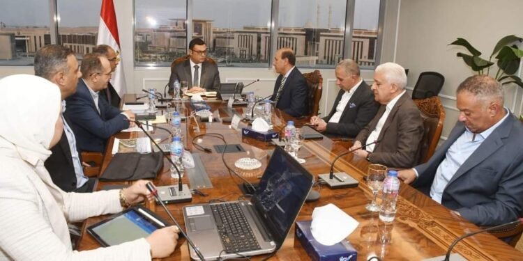 وزير الإسكان يتابع سير العمل بمشروع سد ومحطة “جوليوس نيريرى” الكهرومائية