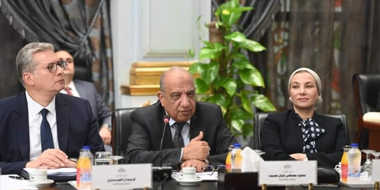 الكهرباء: نستهدف إضافة 30 ألف ميجاوات السنوات المقبلة