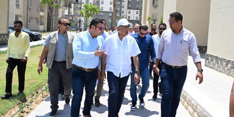 رئيس الوزراء يتفقد مشروع “سكن مصر” بمدينة العلمين الجديدة