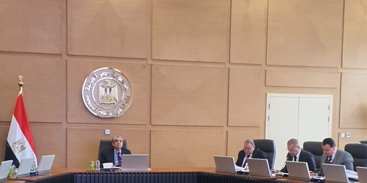 الكهرباء: نستهدف تنفيذ استثمارات في الشركة القابضة بـ 63 مليار جنيه