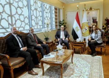 التنمية المحلية والرقابة المالية يبحثان تعظيم الاستفادة من الحلول التمويلية بالقطاع المالي غير المصرفي