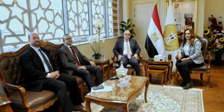 التنمية المحلية والرقابة المالية يبحثان تعظيم الاستفادة من الحلول التمويلية بالقطاع المالي غير المصرفي