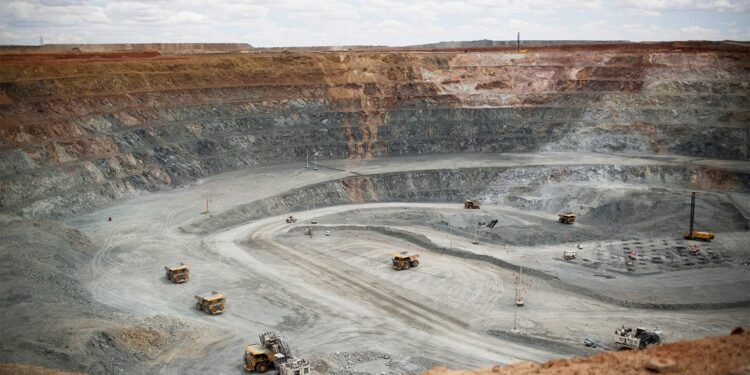 “الهيثم للتعدين” السعودية تدرس الاستحواذ على حصة في “أفاق” المصرية