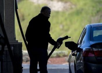 أسعار النفط تنخفض مع انحسار التوترات الجيوسياسية في الشرق الأوسط