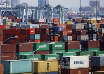 عجز الميزان التجاري غير النفطي يهبط 16% خلال النصف الأول