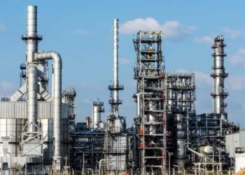 القابضة المصرية الكويتية تعلن وقف مصانع شركتها التابعة بسبب نقص إمدادات الغاز