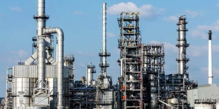 القابضة المصرية الكويتية تعلن وقف مصانع شركتها التابعة بسبب نقص إمدادات الغاز