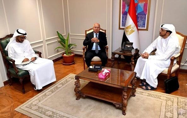 إقامة منطقة صناعية إماراتية تضم مشروعات إنتاج الطاقة الشمسية وطاقة الرياح